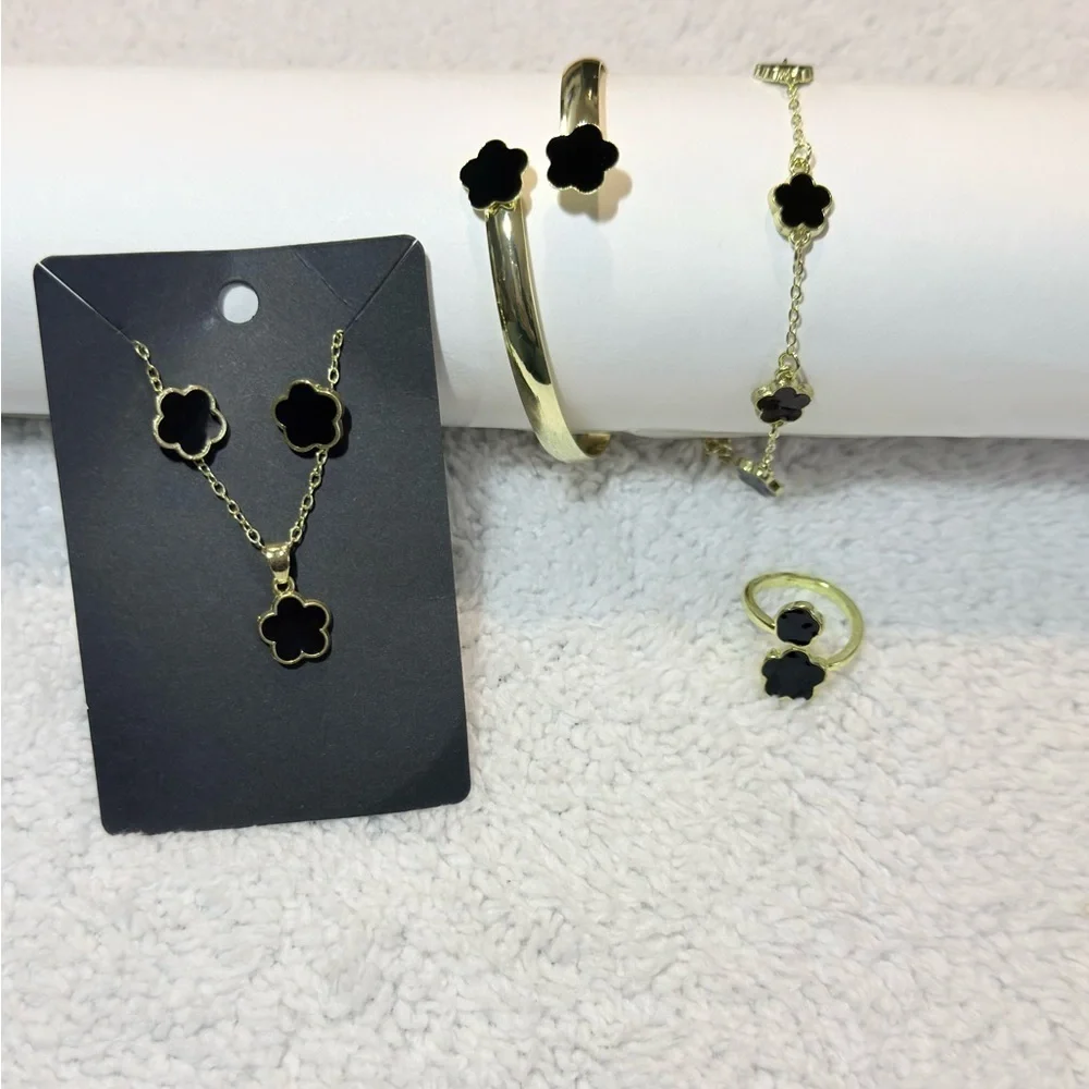 Women's Jewelry Set 5Pcs Clover 4 Leaves Gold and Onyx -